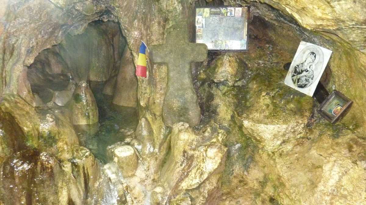 Peștera Ialomiței, Bucegi. FOTO: Grig Bute, Ora de Turism