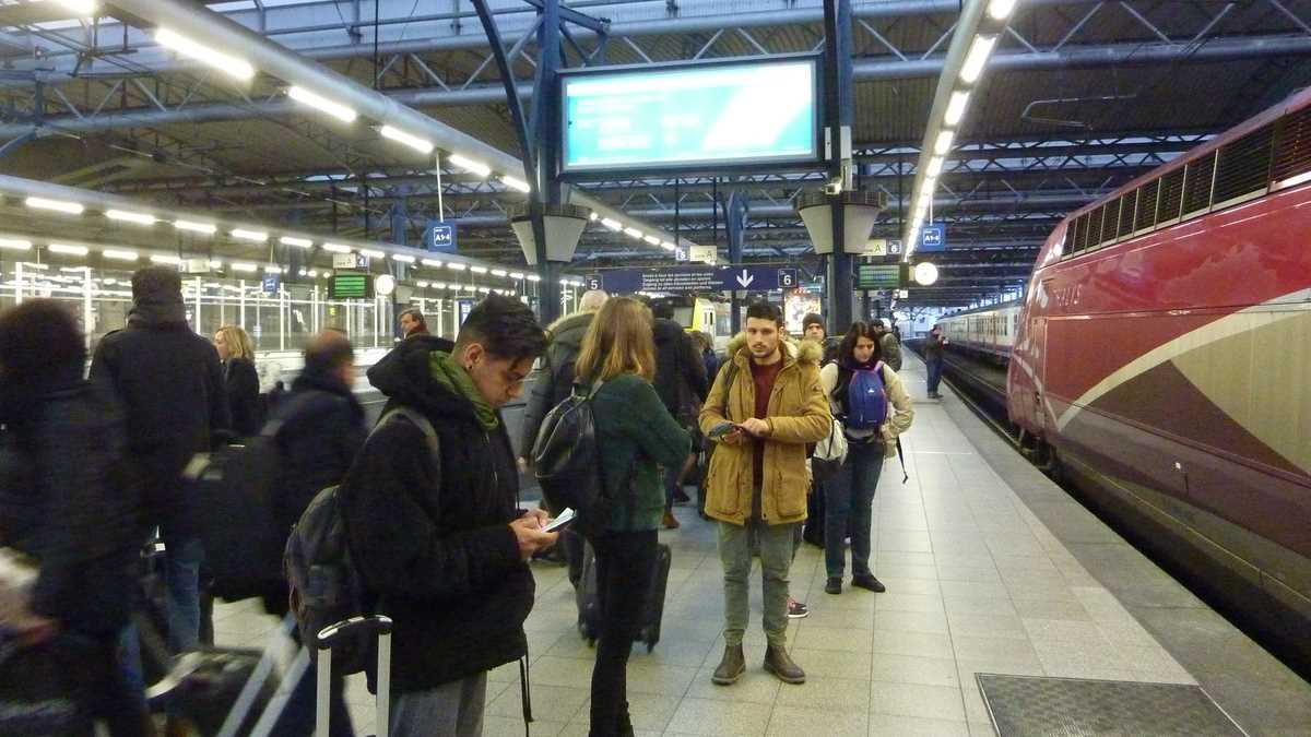 Tren spre aeroport, Bruxelles. FOTO: Grig Bute, Ora de Turism