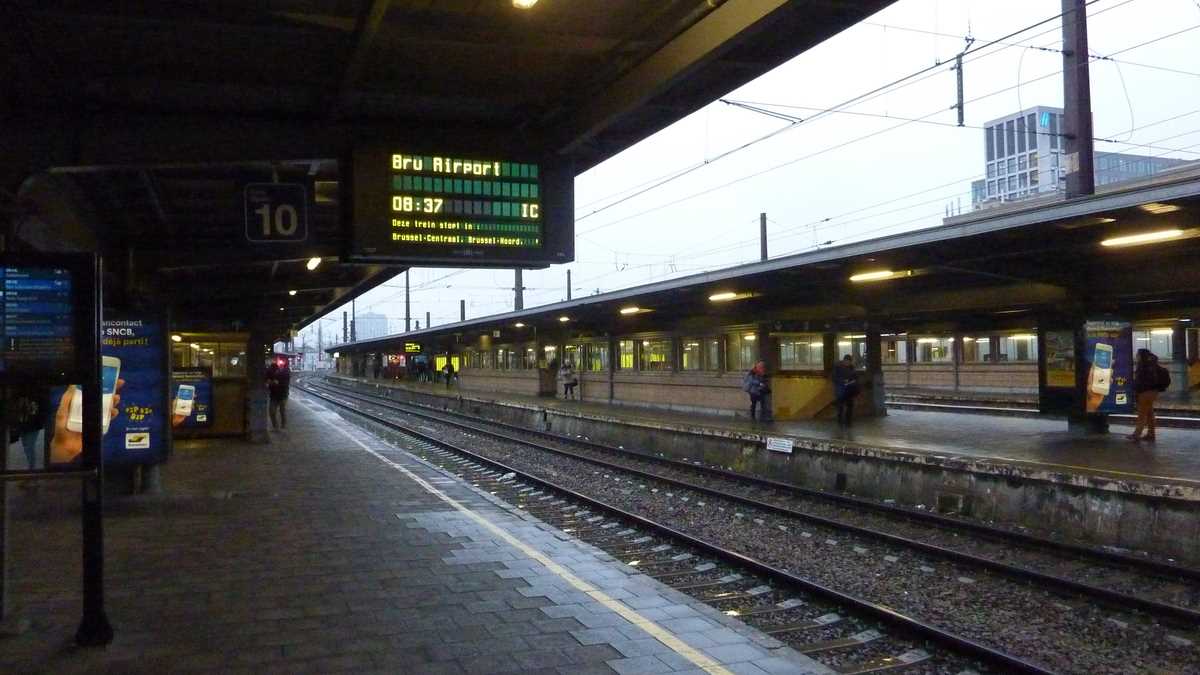 Tren spre aeroport, Bruxelles. FOTO: Grig Bute, Ora de Turism