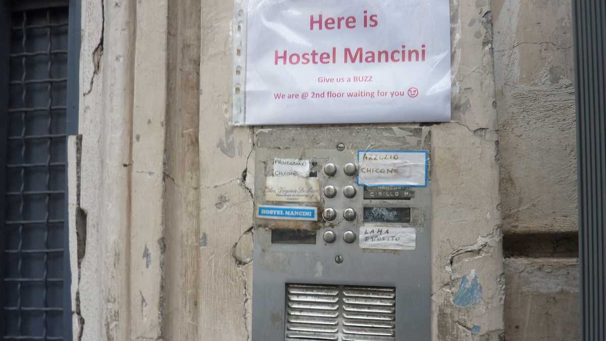 Hostel Mancini, Napoli. FOTO: Grig Bute, Ora de Turism