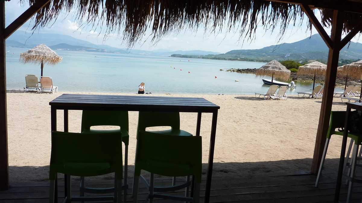 Magnolia Beach Bar, Lichadonisia, Grecia. FOTO: Grig Bute, Ora de Turism
