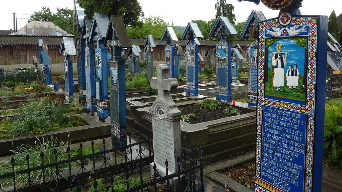 Cimitirul Vesel, Săpînța, jud. Maramureș. FOTO: Grig Bute, Ora de Turism