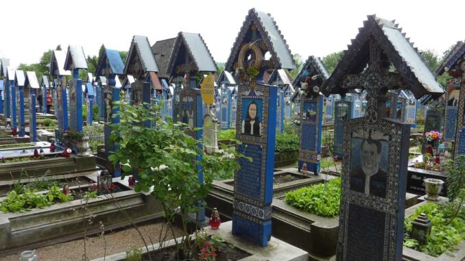 Cimitirul Vesel, Săpînța, jud. Maramureș. FOTO: Grig Bute, Ora de Turism