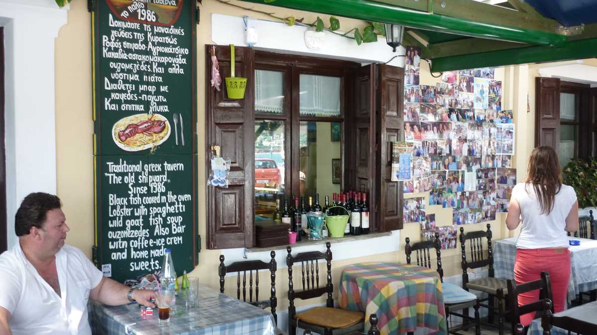 Taverna Kyratso’s Kitchen, Skopelos, Grecia. FOTO: Grig Bute, Ora de Turism