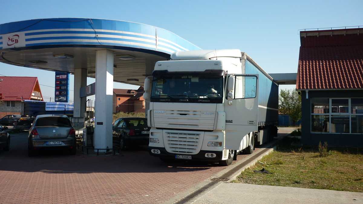 Camion DAF, benzinărie din România. FOTO: Grig Bute, Ora de Turism