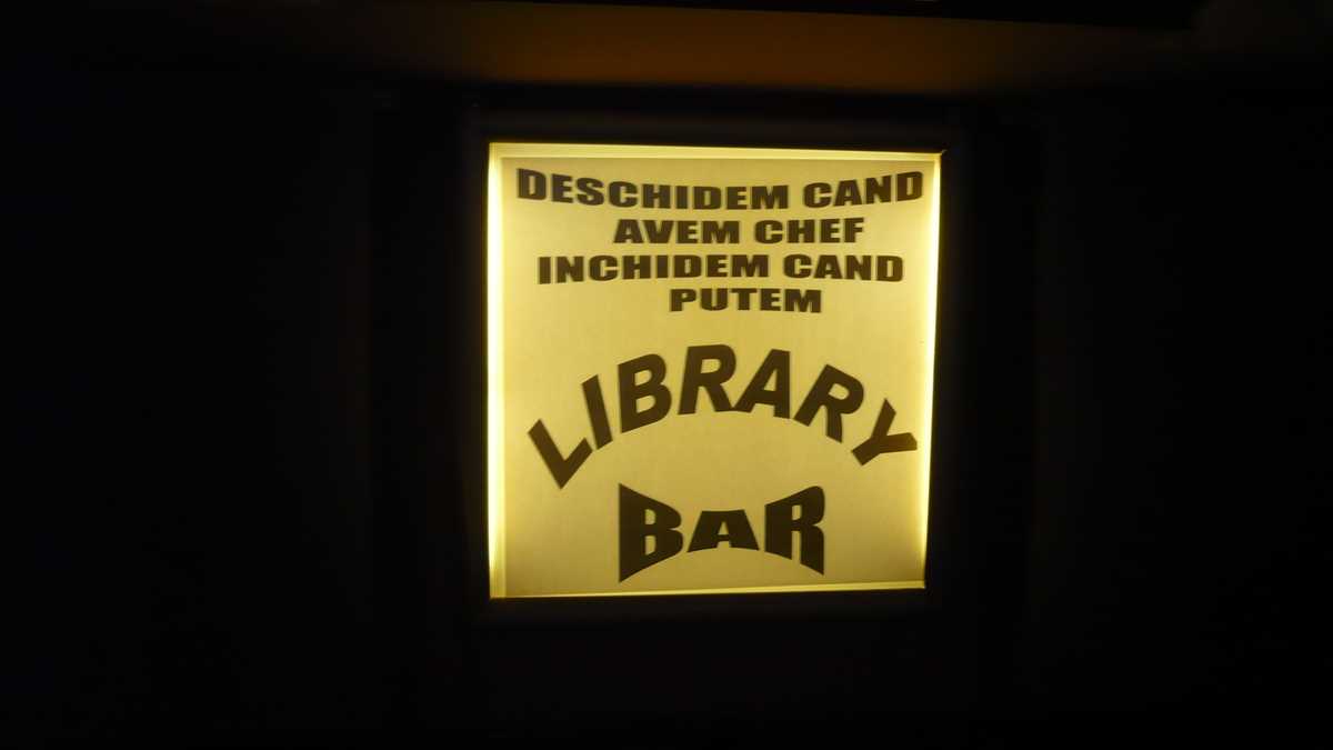 Library bar, București. FOTO: Grig Bute, Ora de Turism