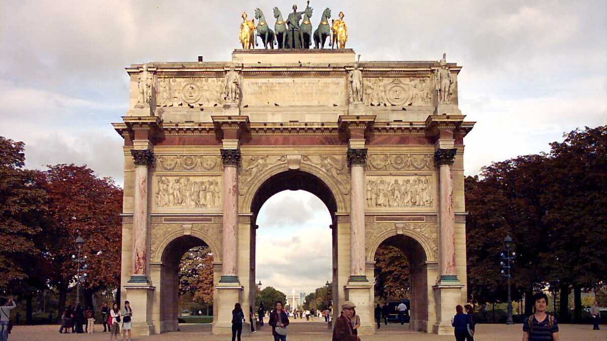 Arcul lui Napoleon, Paris, Franța. FOTO: Grig Bute, Ora de Turism