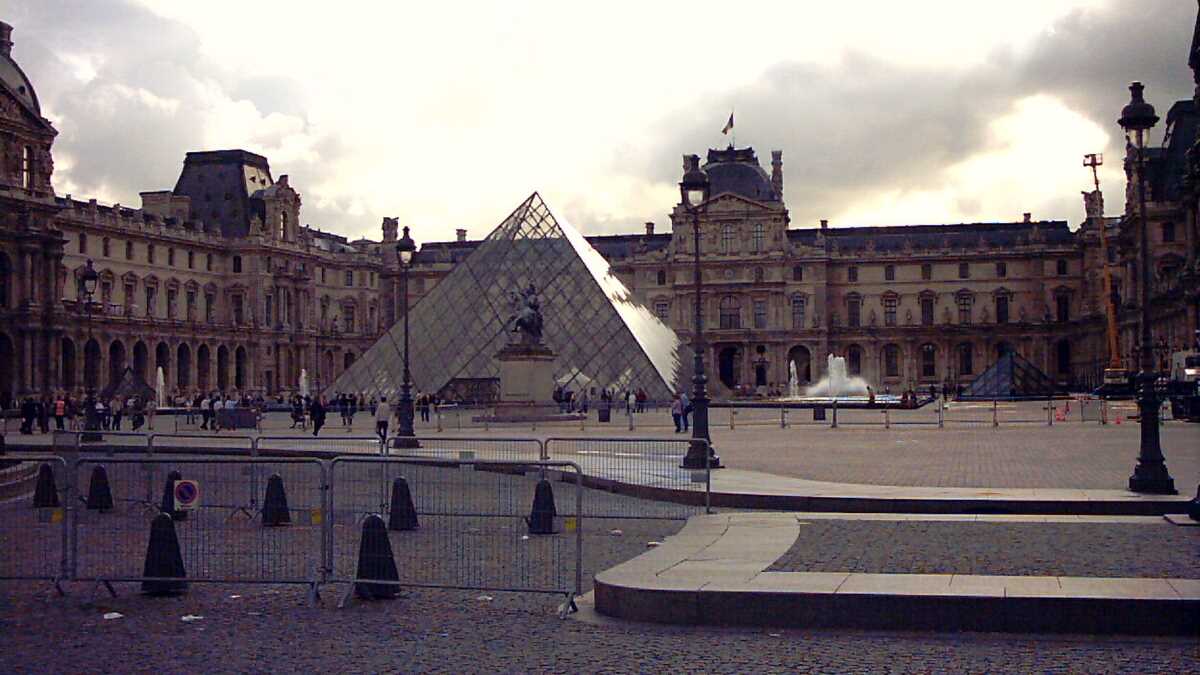 Louvre, Paris, Franța. FOTO: Grig Bute, Ora de Turism