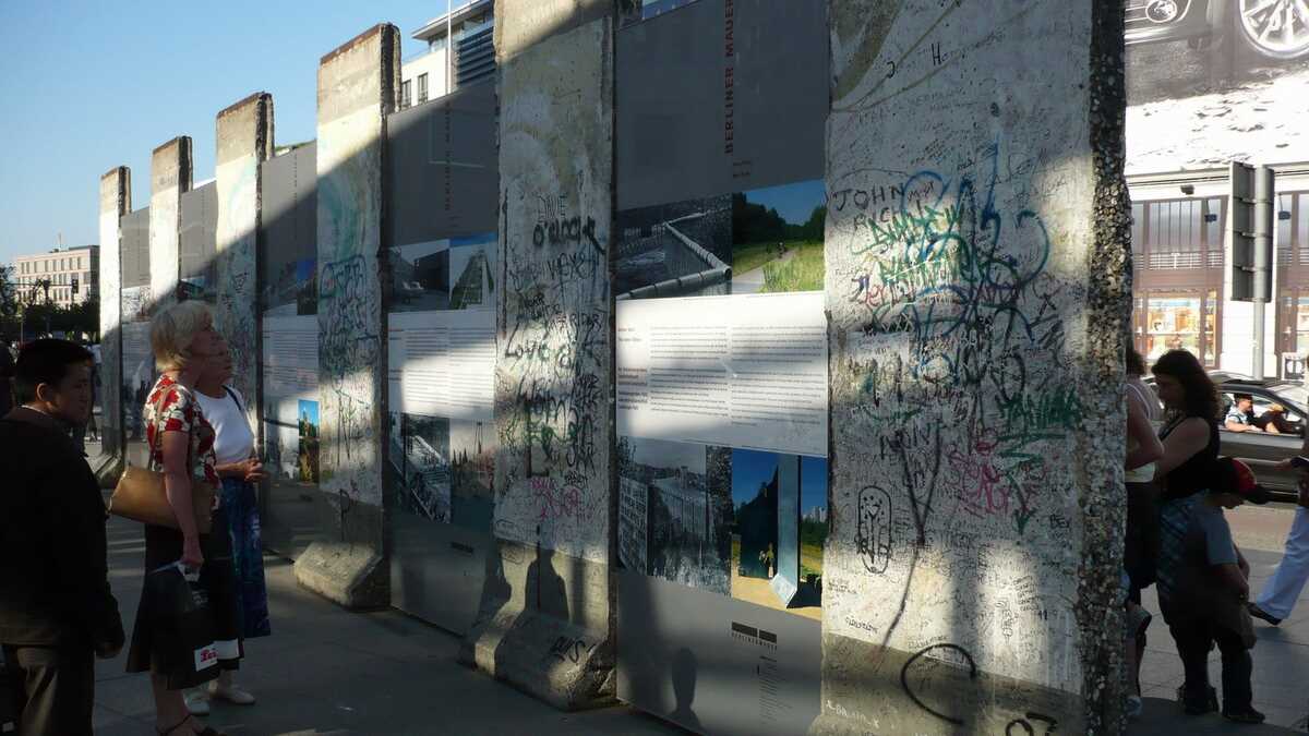 Bucăți din Zid, Berlin, Germania. FOTO: Grig Bute, Ora de Turism