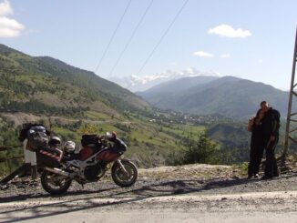 Pe motocicletă, Georgia. FOTO: Radu Oprean