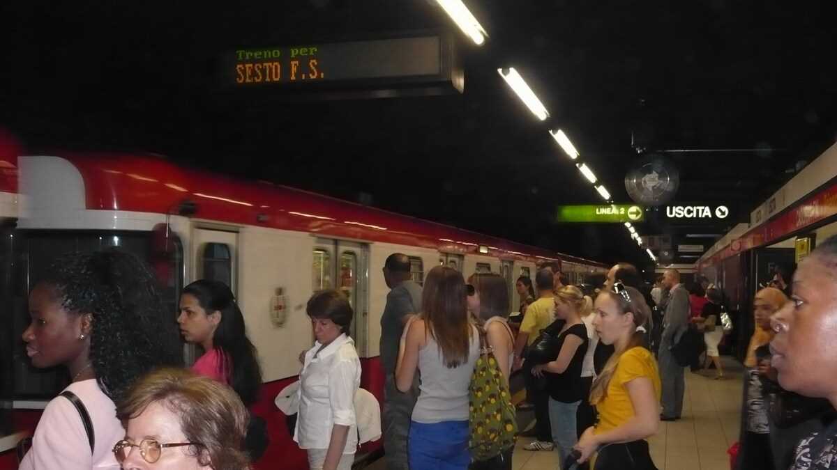 Metrou, Milano, Italia. FOTO: Grig Bute, Ora de Turism