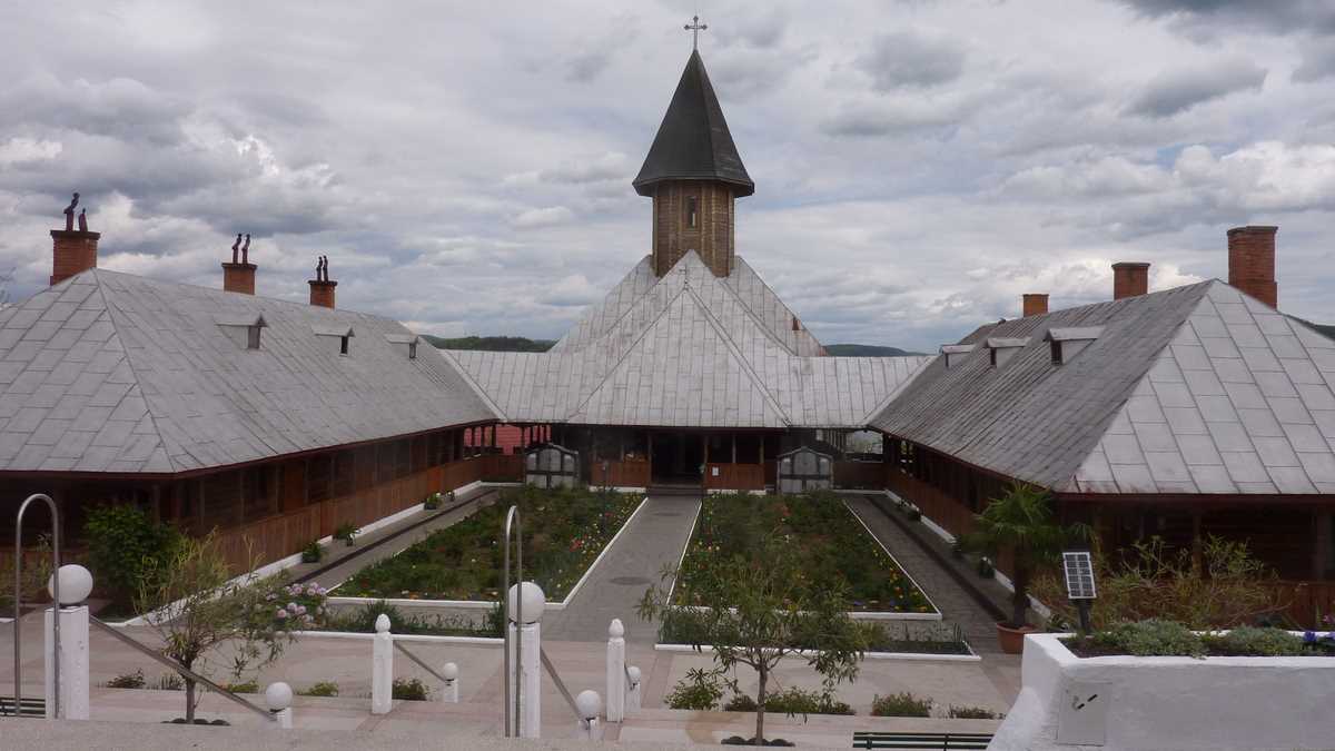 Mănăstirea Sf. Ana, Orșova. FOTO: Grig Bute, Ora de Turism