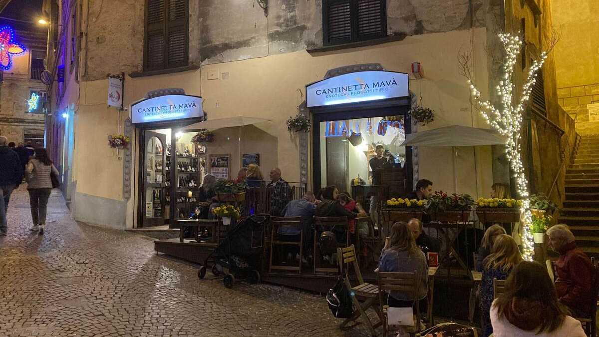 Winebar-ul Cantinetta Mava, Penne, Italia. FOTO: Grig Bute, Ora de Turism