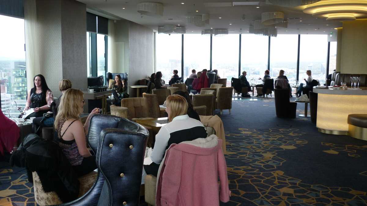 Cloud 23 bar, Beetham Tower, Manchester, UK. FOTO: Grig Bute, Ora de Turism