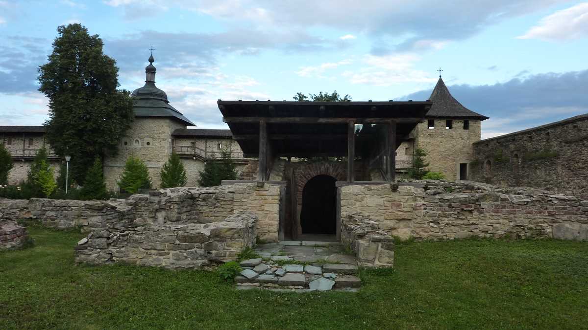 Mănăstirea Probota, jud. Suceava. FOTO: Grig Bute, Ora de Turism