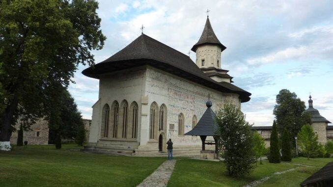 Mănăstirea Probota, jud. Suceava. FOTO: Grig Bute, Ora de Turism