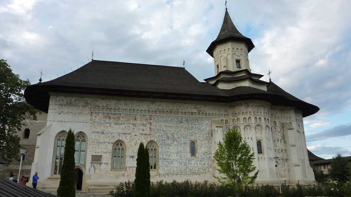 Mănăstirea Probota, jud. Suceava. FOTO: Grig Bute, Ora de Turism