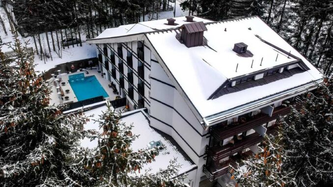 Hotel din zona de munte, România. FOTO: BIBI Touroperator Hotel din zona de munte, România. FOTO: BIBI Touroperator
