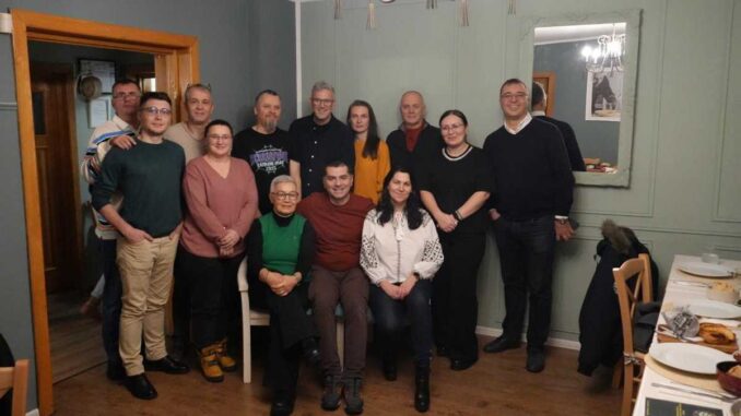 Jurnaliștii TRAVEL PRO, alături de gazde, Restaurant Il Viaggio, Piatra Neamț. FOTO: Asociația TRAVEL PRO