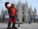 Skier selfie at Milan cathedral. FOTO: Ora de Turism + AI