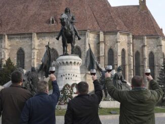 Piața Unirii, Cluj-Napoca. FOTO: Ora de Turism + DALL·E 3 / OpenAI