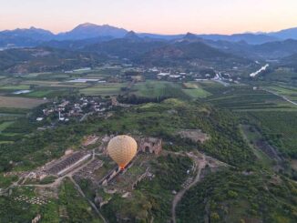 Zbor cu balonul, în Antalya. FOTO: Christian Tour