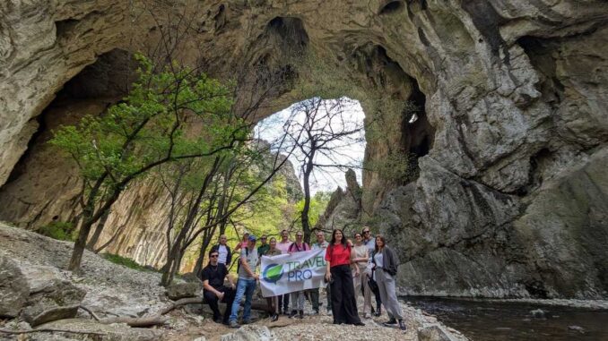Porțile de Piatră de la Vratna, Serbia. FOTO: Asociația TRAVEL PRO