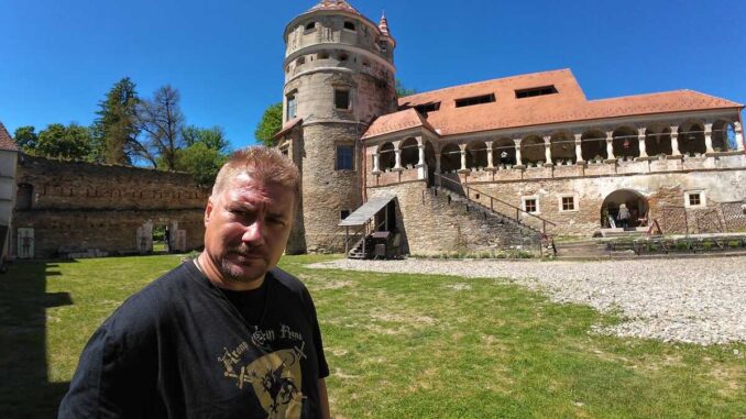 Levente Zolyia, arheolog la Castelul Bethlen, Criș, județul Mureș. FOTO: Grig Bute, Ora de Turism