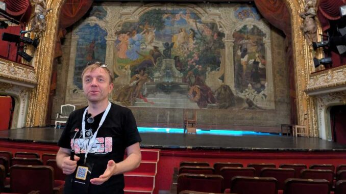 Mihai Bulai, profesor și ghid de turism în Iași. FOTO: Grig Bute, Ora de Turism