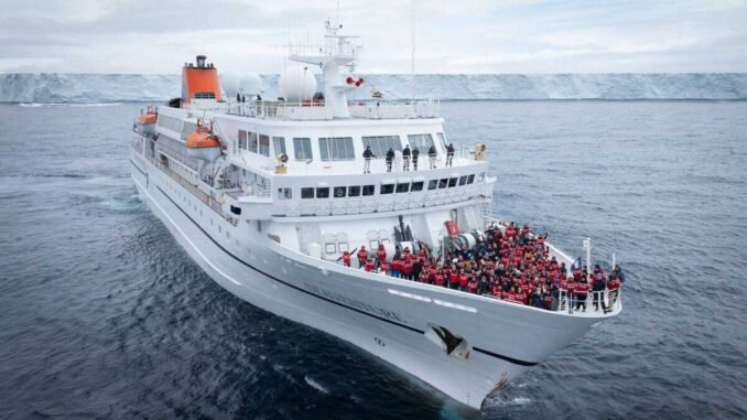 Vas de croazieră polară. FOTO: Polar Latitudes Expeditions